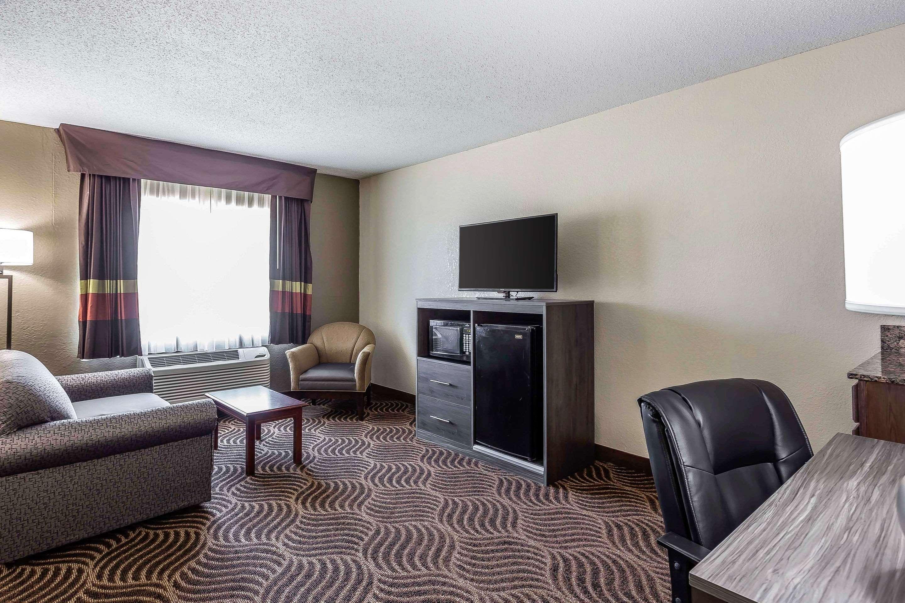 Quality Inn & Suites Salisbury Exterior foto